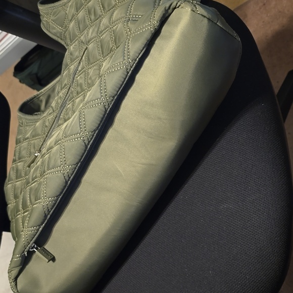 IHKWIP Quilted Everyday Shopper Tote - Picture 6 of 7